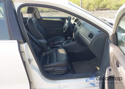 2015 Volkswagen Jetta 1.8T Se из США, поврежденный, VIN 3VWD17AJ4FM312923